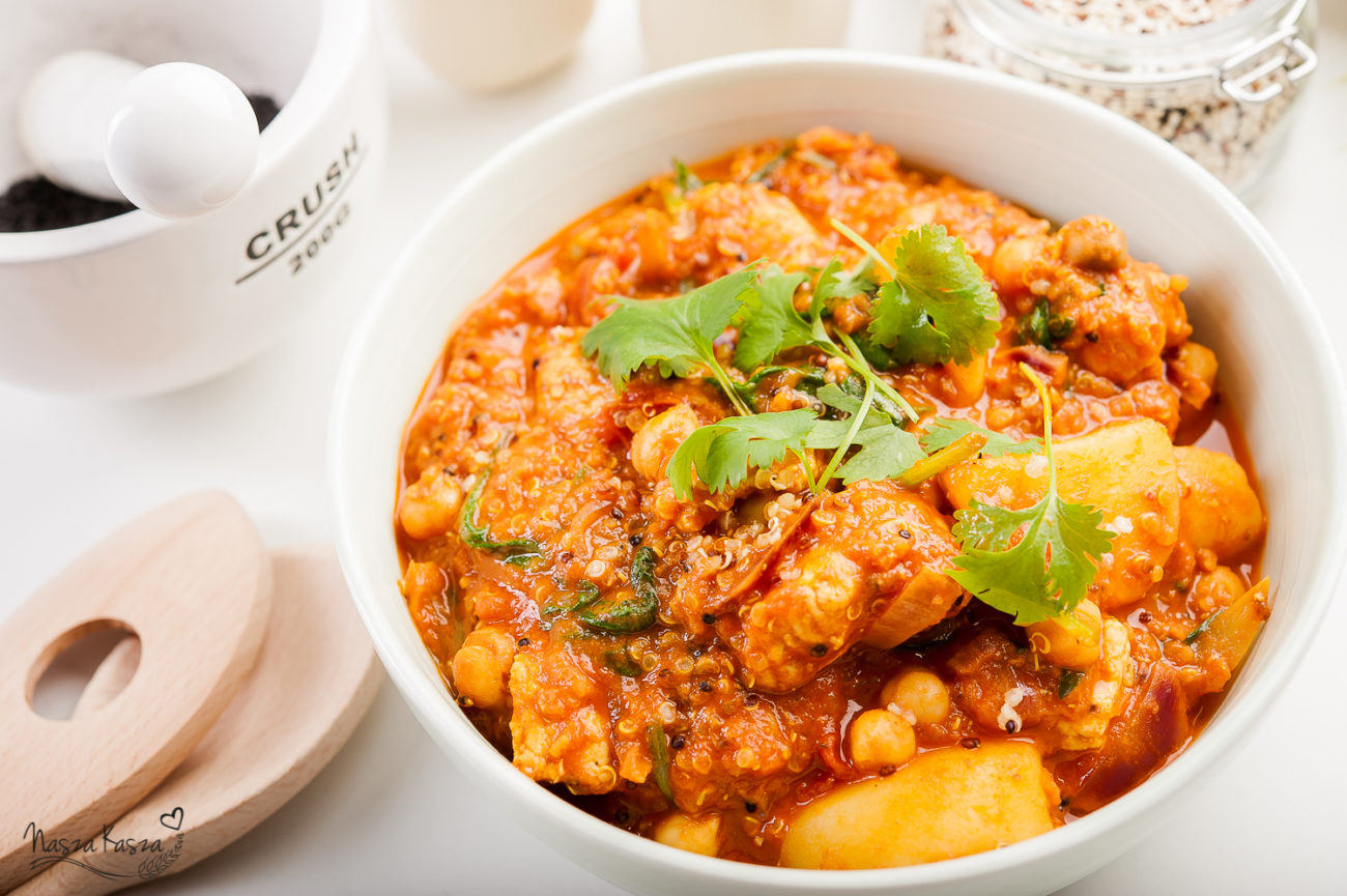 Curry z komosą ryżową, ziemniakami i kurczakiem